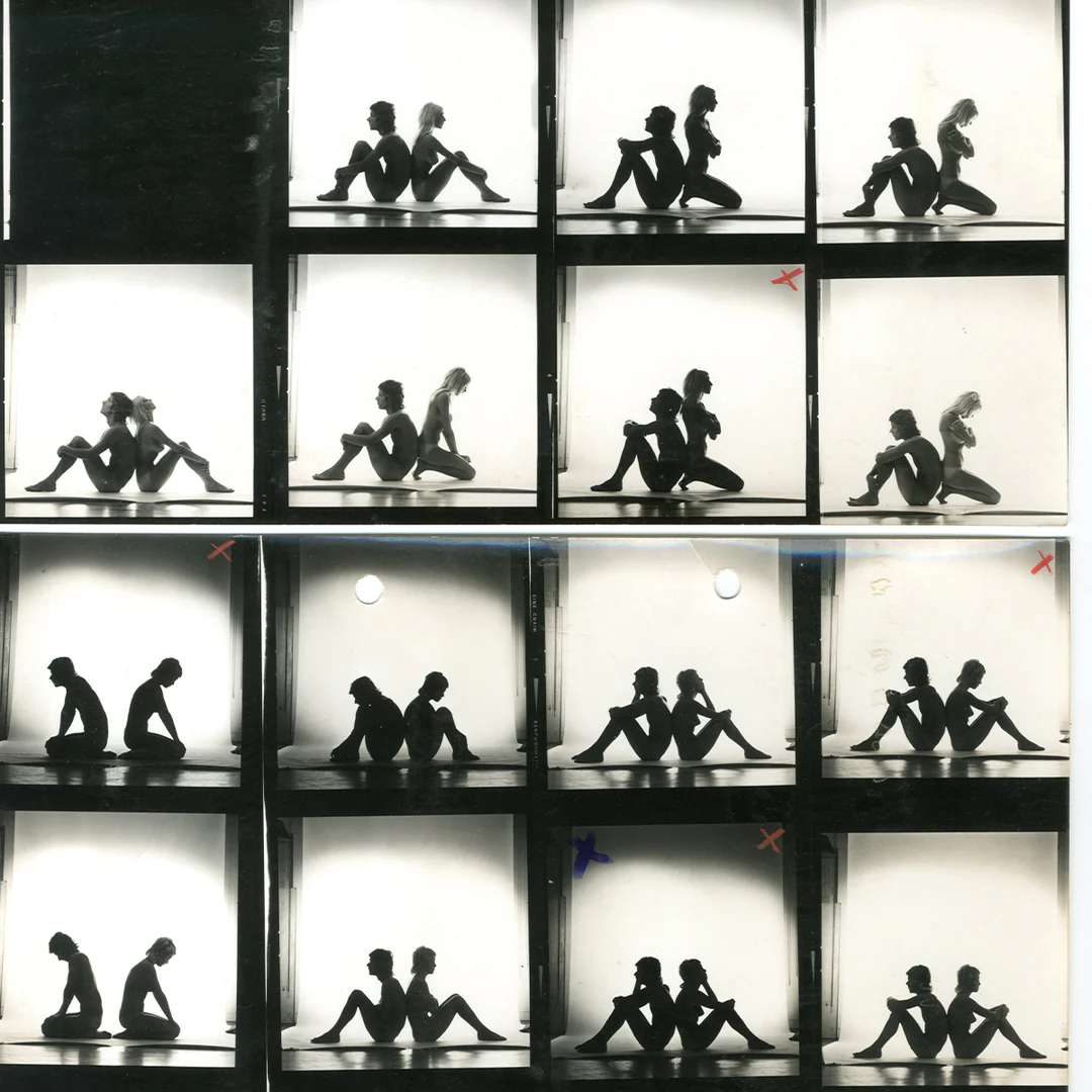 Hərəkətdə Olan İnsanlar background